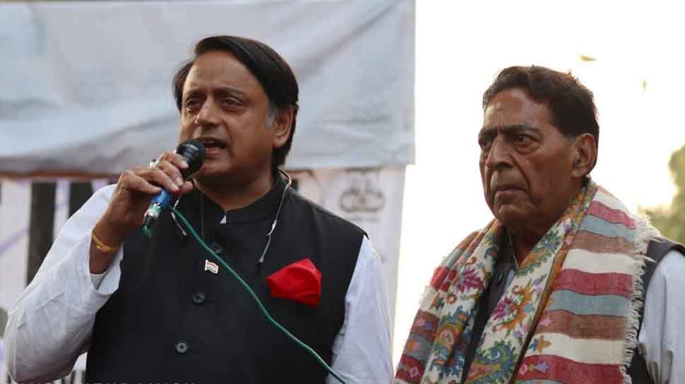 Congress leader Shashi Tharoor joins anti-CAA protest in Shaheen Bagh, Jamia 