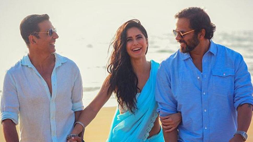 Katrina Kaif&#039;s ice-blue saree, Akshay Kumar&#039;s dapper looks and Rohit Shetty&#039;s smile—this &#039;Sooryanvanshi&#039; pic has it all!