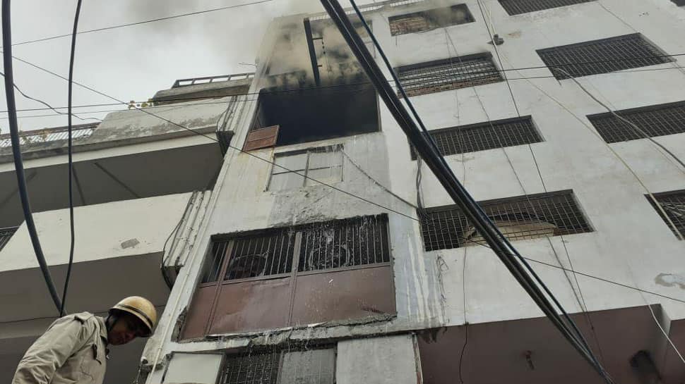 Massive fire in Delhi&#039;s Lawrence Road area, 26 fire tenders rushed to spot