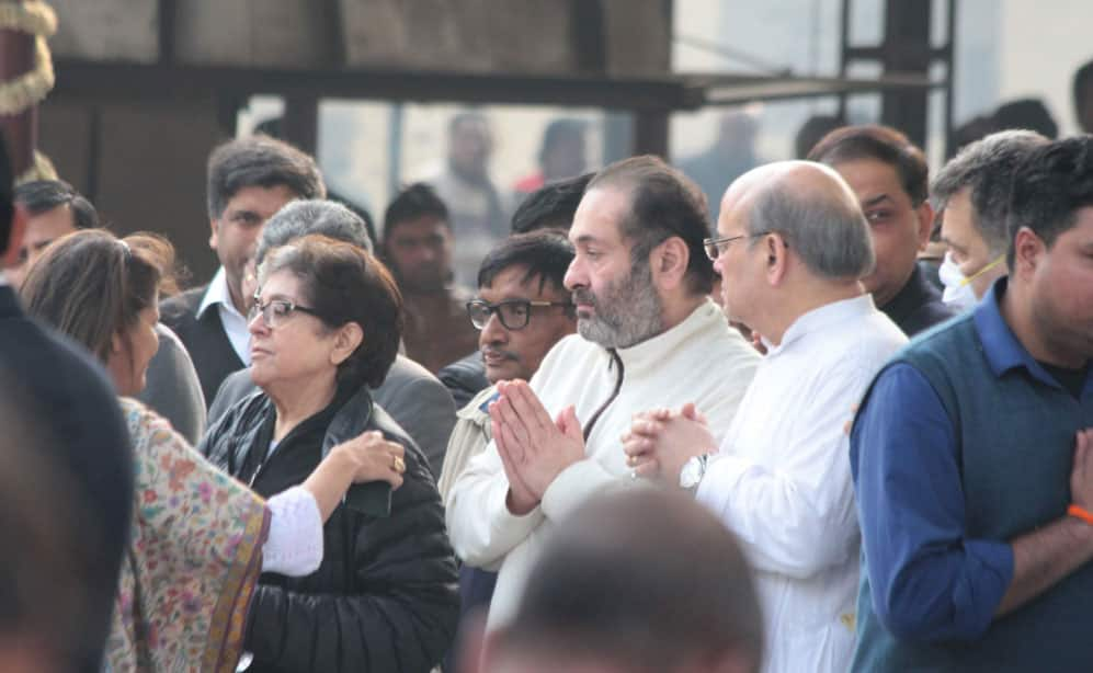 Rajiv Kapoor at the funeral