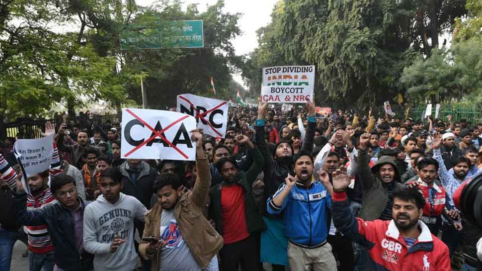 Clear road blockade in public interest: Delhi Police urges anti-CAA protestors at Shaheen Bagh