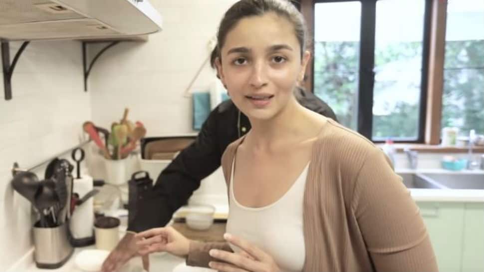 Alia Bhatt turns 'chef' again, cooks zucchini for the first time ...