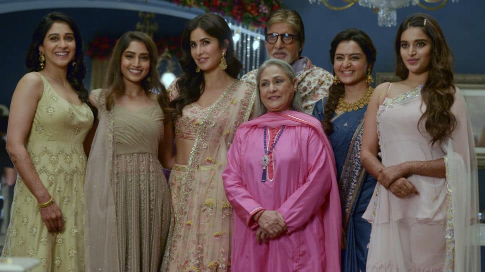 Katrina Kaif, Manju Warrier, Regina Cassandra and others complete this fab pic with Amitabh Bachchan and Jaya Bachchan