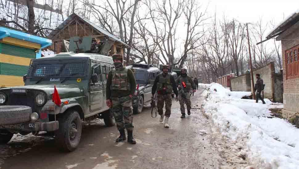 Lashkar-e-Taiba terrorist arrested from Baramulla&#039;s Andergam Pattan