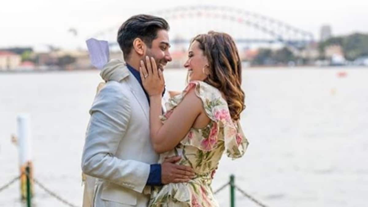 Evelyn Sharma will 'absolutely' wear a second-hand wedding dress | People  News | Zee News