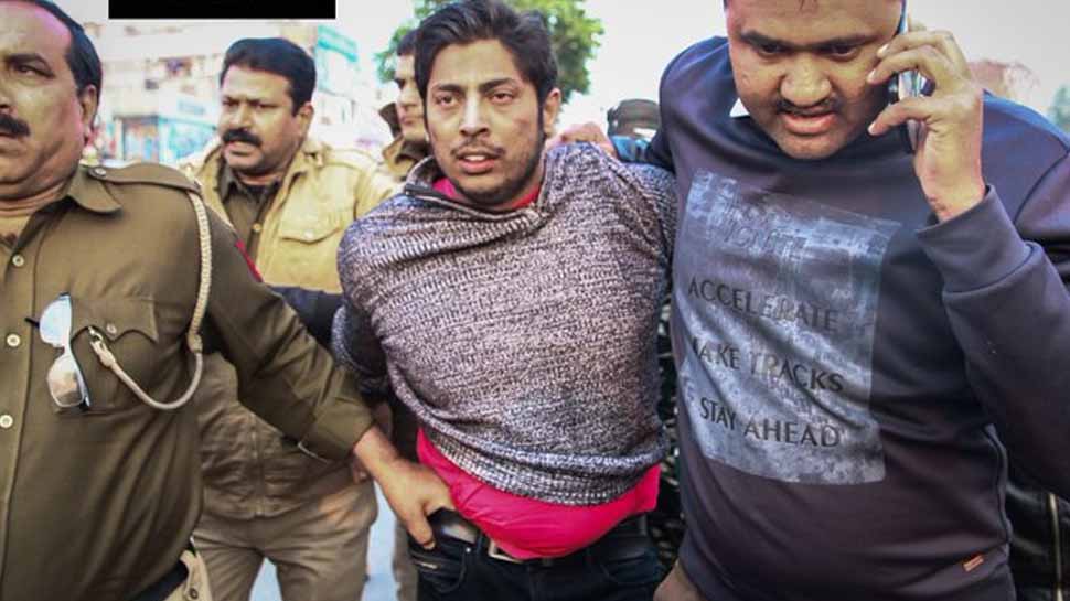 Man fires bullets near anti-CAA protest site in Delhi&#039;s Shaheen Bagh area, taken into police custody