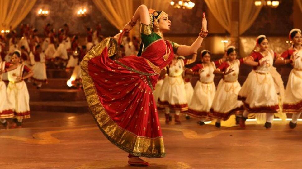 Kangana Ranaut&#039;s bharatnatyam pose in Jayalalithaa biopic wows social media