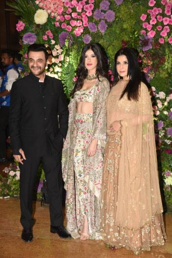 Sanjay Kapoor with family