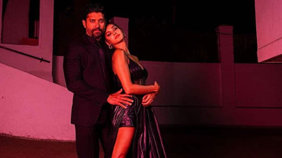 Farhan Akhtar-Shibani Dandekar&#039;s latest couple pics are enchanting!