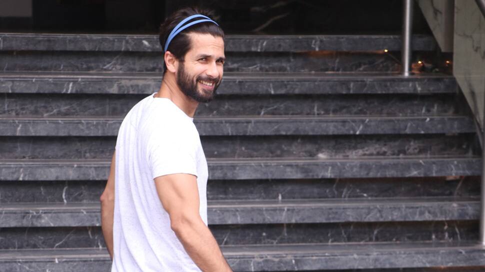 Shahid Kapoor keeps his cricket prep on, video from the ground goes viral - Watch