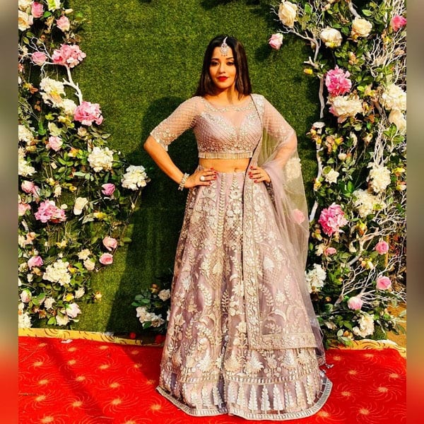 Monalisa sizzles in a lehenga