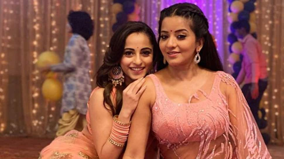 Monalisa and BFF co-actor Niyati Fatnani pose in desi look from the sets - Pics