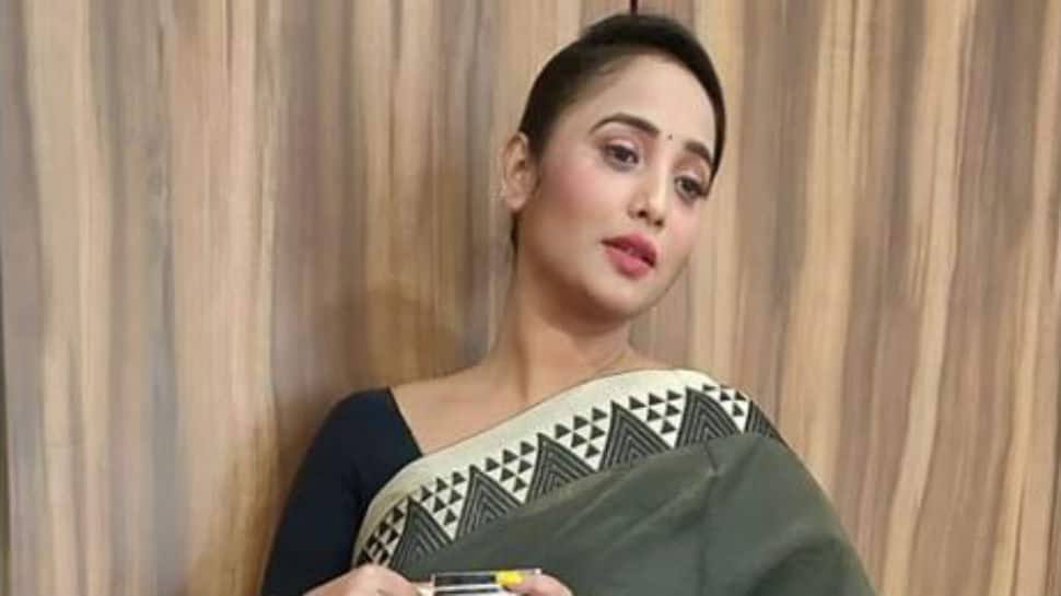 Rani Chatterjee ditches her bold look, stuns in a sari - Check out