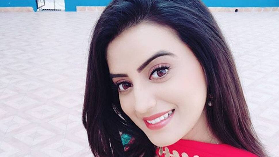 Akshara Singh&#039;s OOTD will give you rainbow vibes - See pics