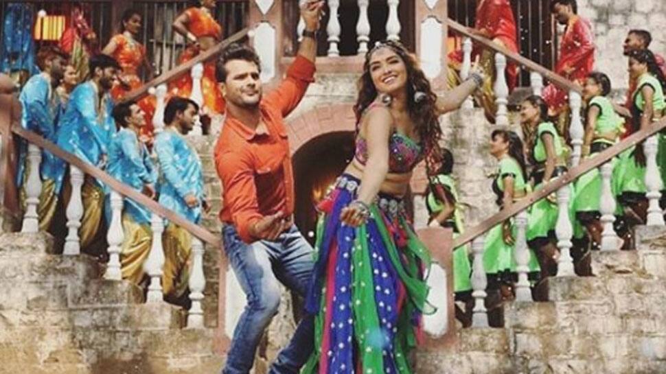 Aamrapali Dubey-Khesari Lal Yadav up the hotness quotient in &#039;Laga Ke Vaseline&#039; song- Watch 