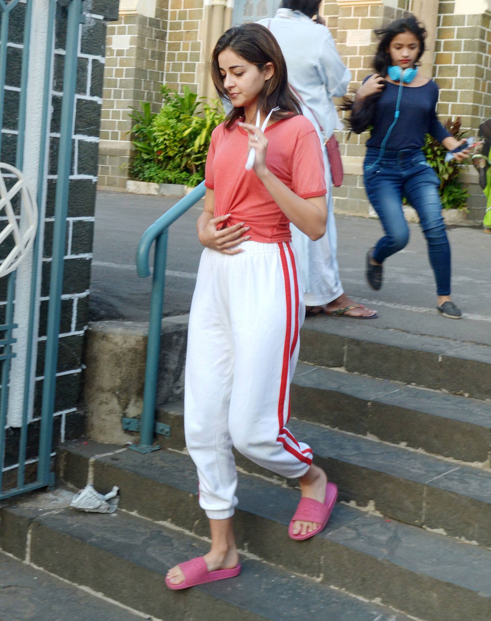 Ananya Panday spotted sans make-up