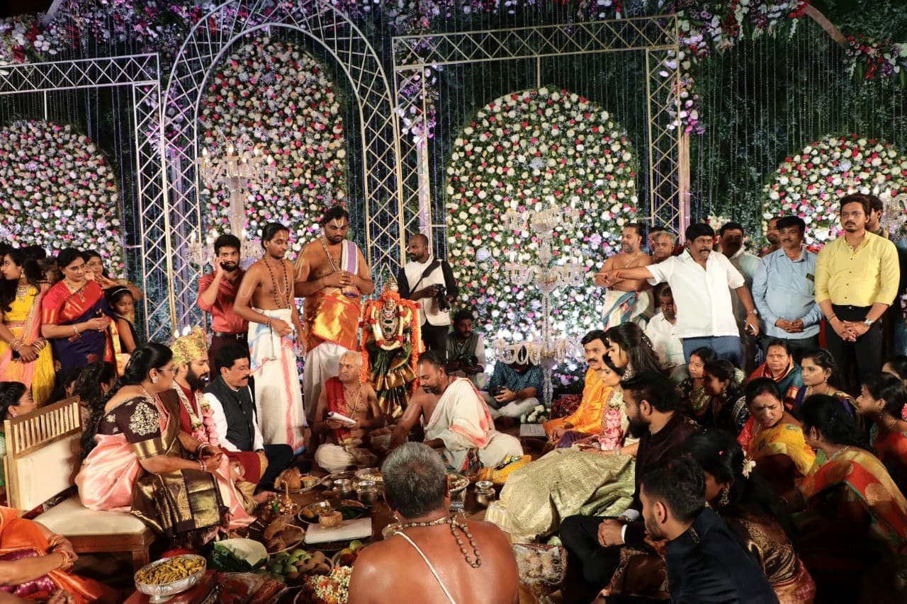 BJP leader B Sriramulu's daughter's wedding reception held at Palace Ground