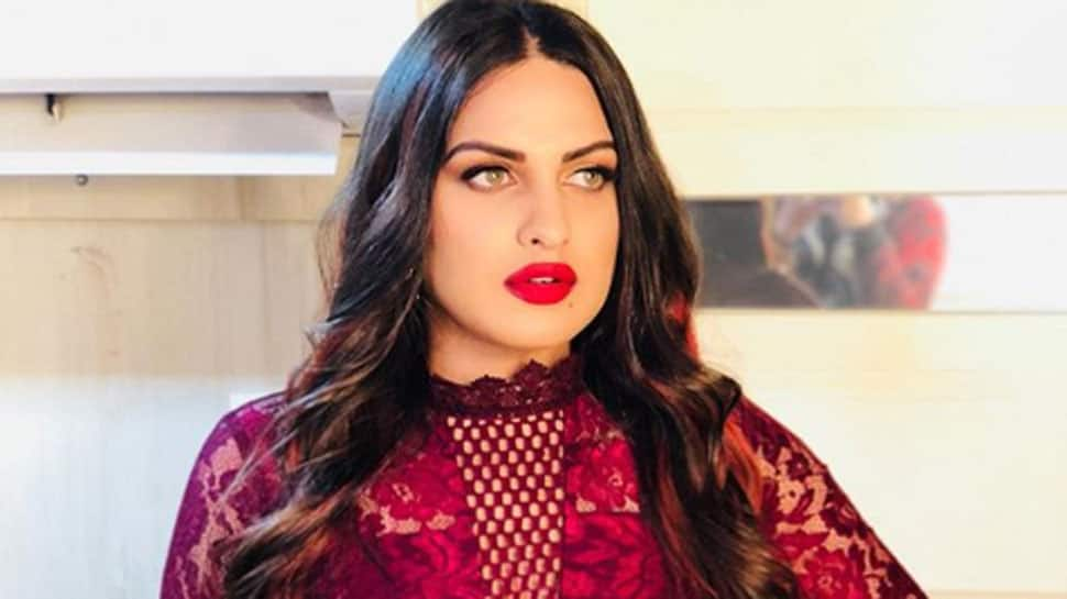 It&#039;s a yes! &#039;Bigg Boss 13&#039; fame Himanshi Khurana&#039;s cryptic post flaunting a huge diamond ring drives netizens crazy