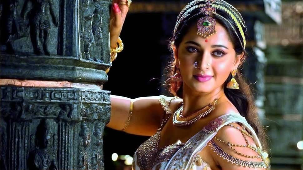 970px x 545px - Baahubali actress Anushka Shetty wonders why her wedding is such a big deal  for anyone? Deets inside | Regional News | Zee News