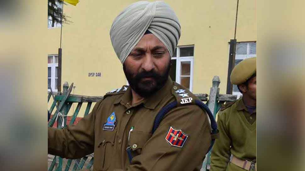 Delhi Police registers conspiracy case against tainted J&amp;K DSP Davinder Singh 