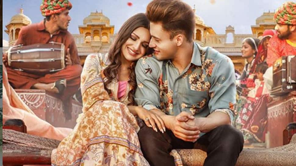 Asim Riaz-Himanshi Khurana&#039;s &#039;Kalla Sohna Nai&#039; spills romance, becomes top trending song - Watch