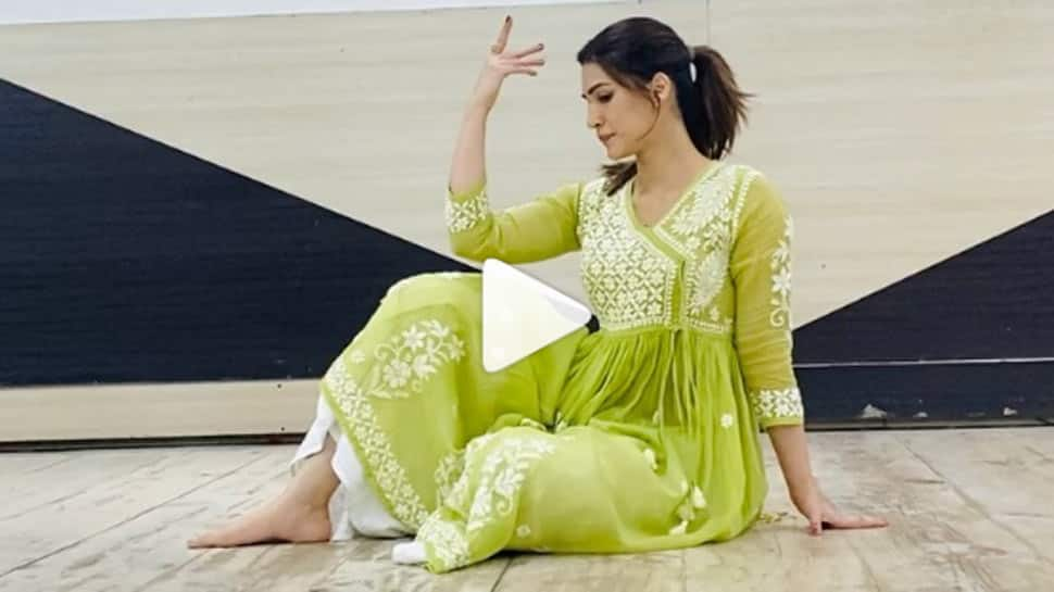 Entertainment News: Kriti Sanon&#039;s BTS dance video on Aishwarya Rai&#039;s &#039;Kajra Re&#039; is a must watch!