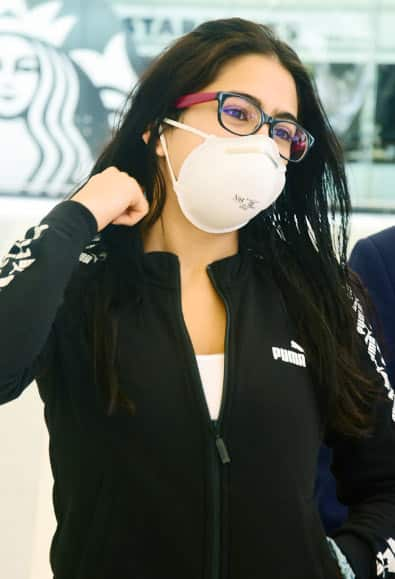 Sara Ali Khan wears a mask