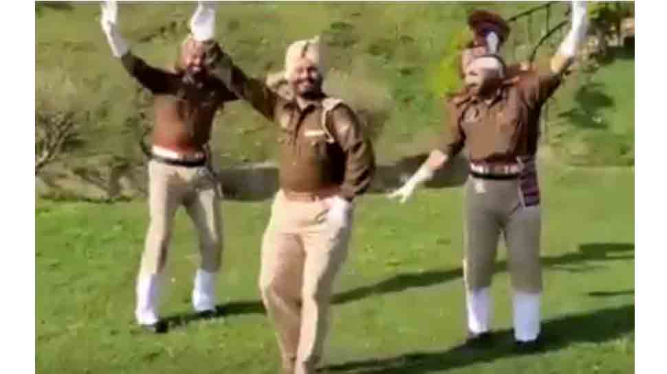 Punjab Police dances to &#039;Baari Barsi&#039; to spread awareness about coronavirus COVID-19