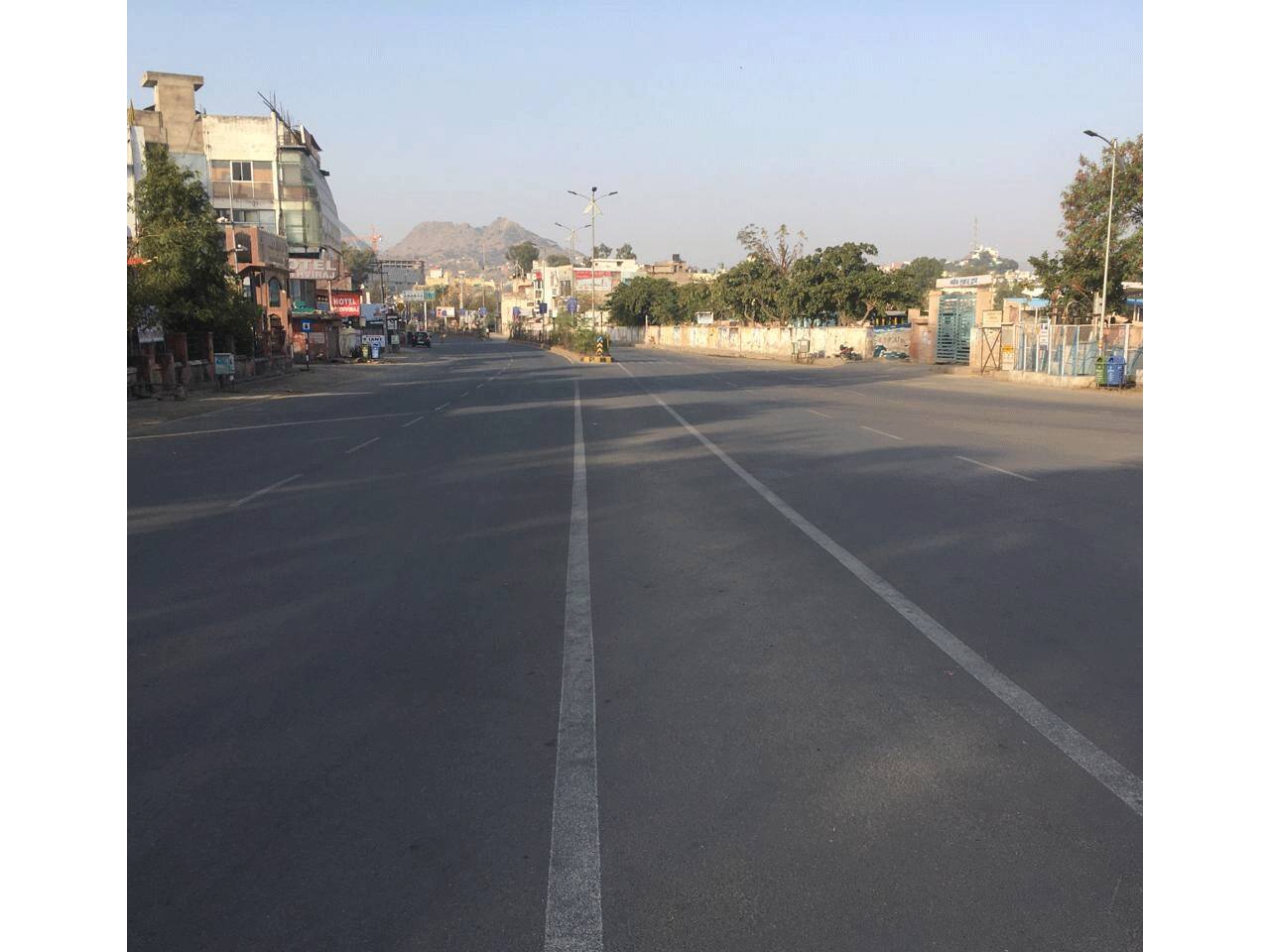 Roads in Chandigarh deserted due to Janata Curfew