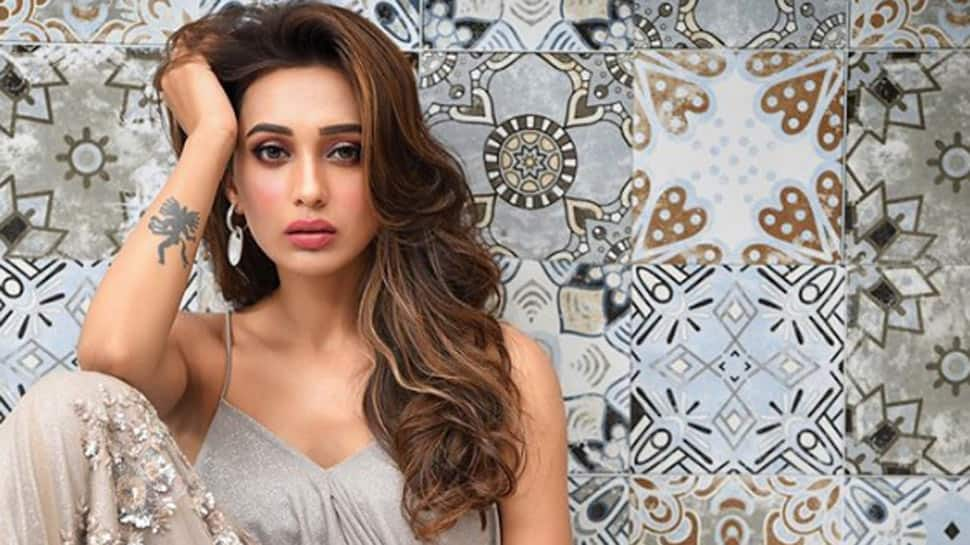 Entertainment News: Mimi Chakraborty's hilarious quarantine video on social  media is a must watch amid coronavirus COVID-19 lockdown | People News |  Zee News