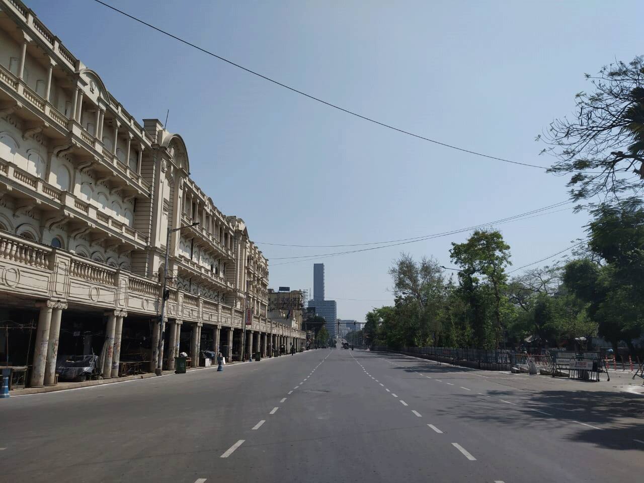 Roads wear deserted look in Kolkata's Dharmatalla