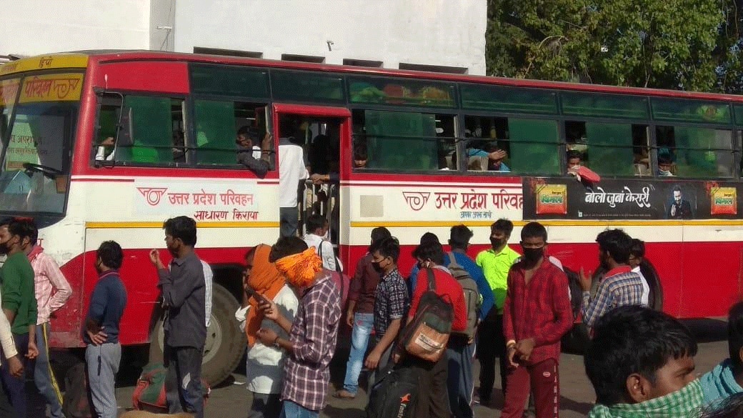 Lucknow Charbagh bus stop crowded with migrants 