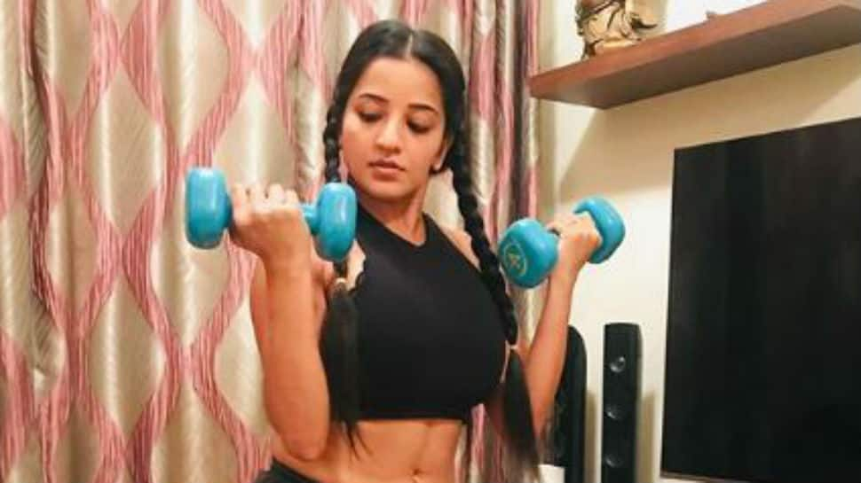 Monalisa inspires us to stay fit with each passing day – See pic here