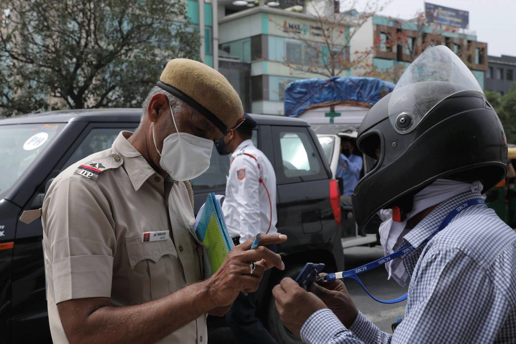 Delhi police conducts check on vehicle movements