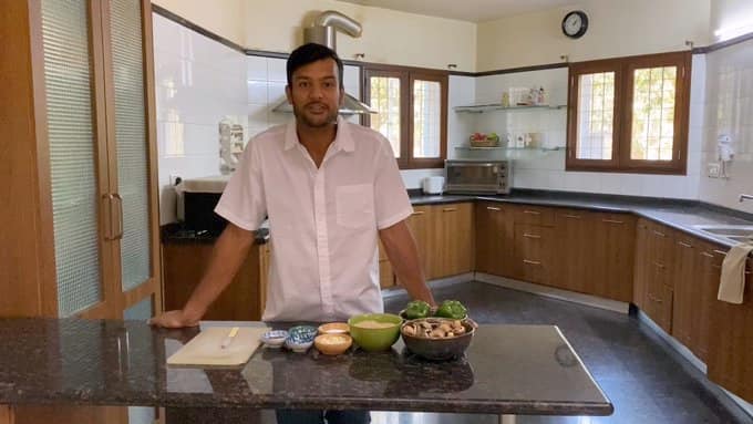 &#039;Chef&#039; Mayank Agarwal showcases his culinary skills amid 21-day lockdown--Watch