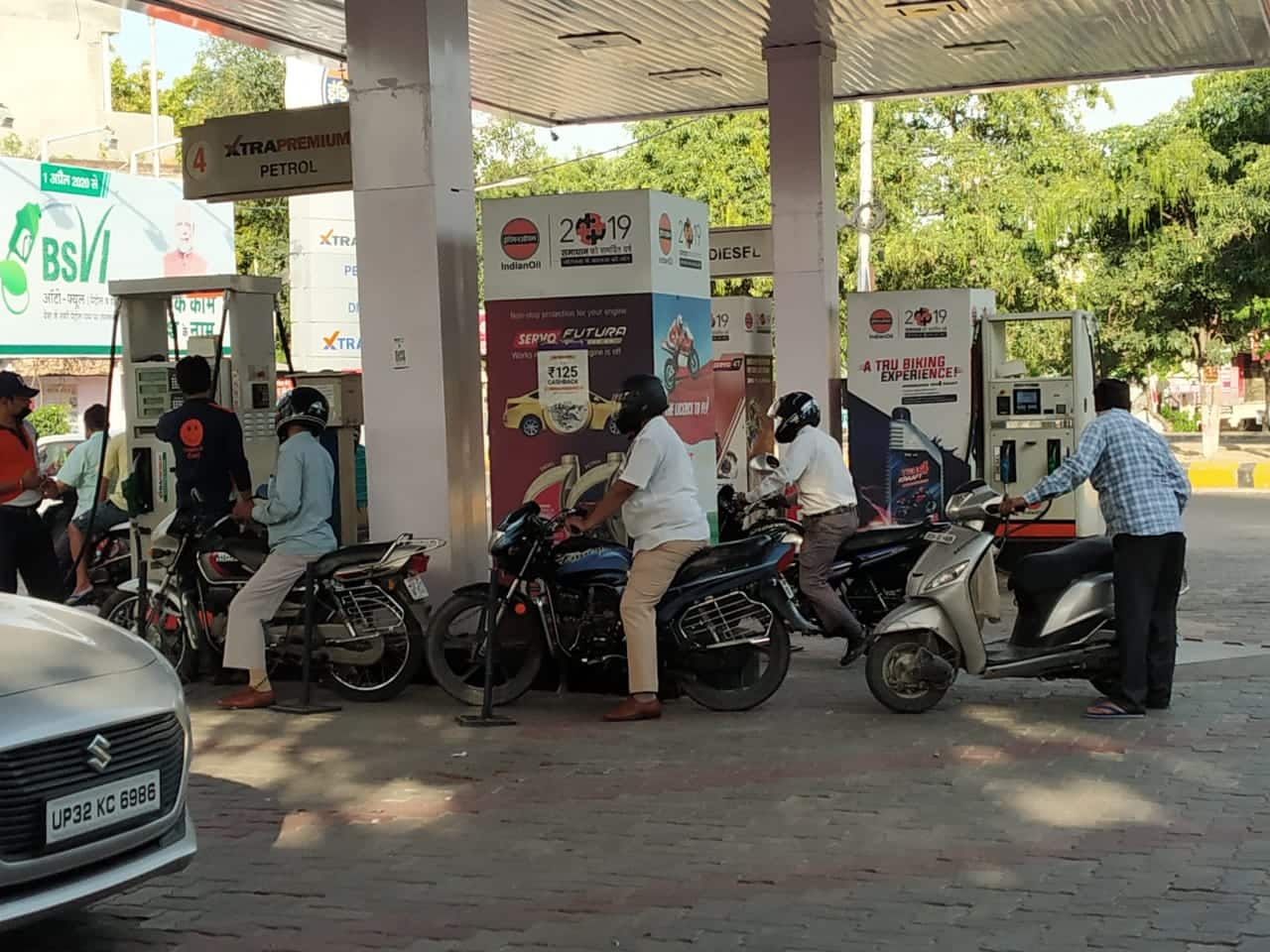 People at the petrol pumps in Lucknow