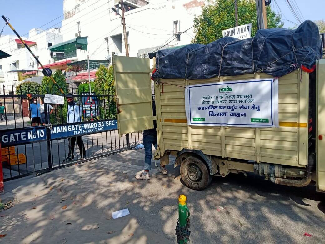 Vehicles delivering foods in Noida