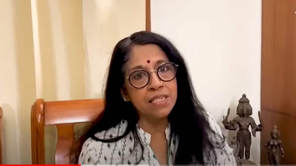 Singer Kavita Krishnamurthy Subramaniam dedicates melodious song to the world, urges people to &#039;break the chain&#039; - Watch 