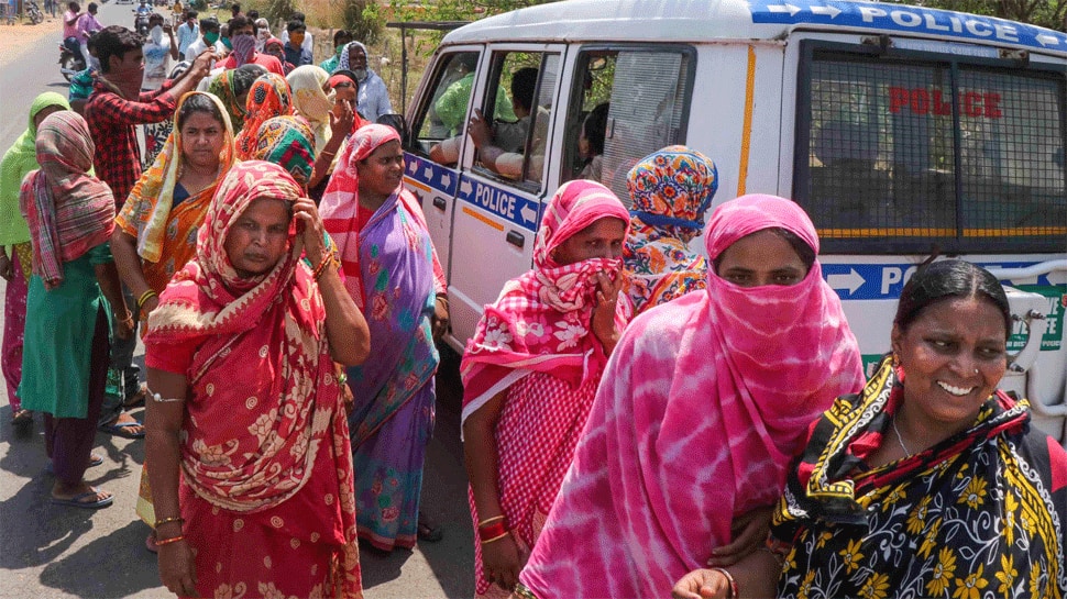 5 held in West Bengal for selling dead poultry&#039;s meat