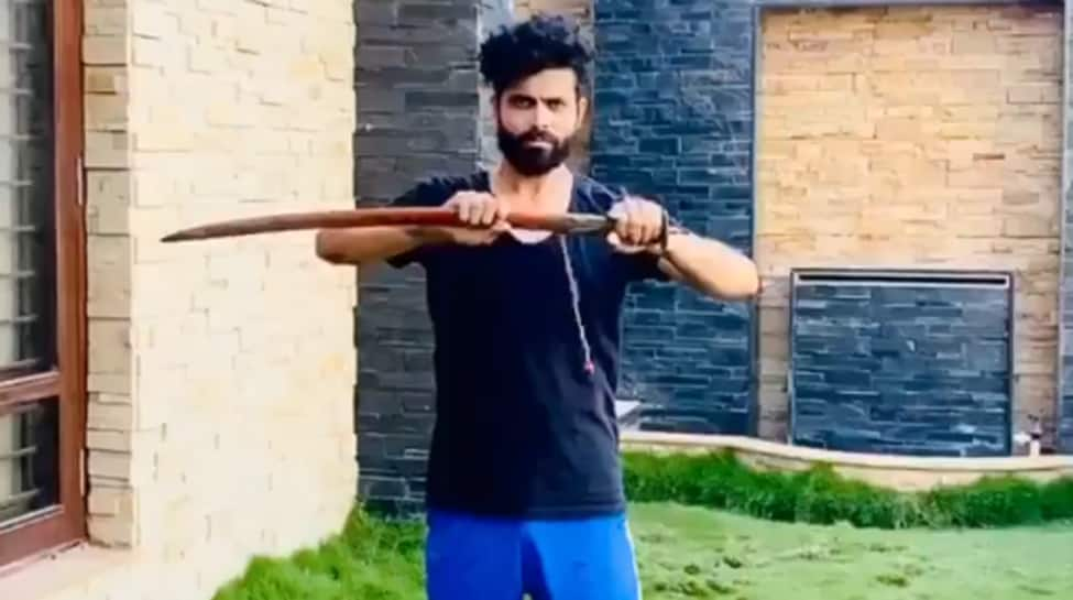 &#039;Rajput boy&#039; Ravindra Jadeja showcases his sword swinging skills amid coronavirus lockdown--Watch 