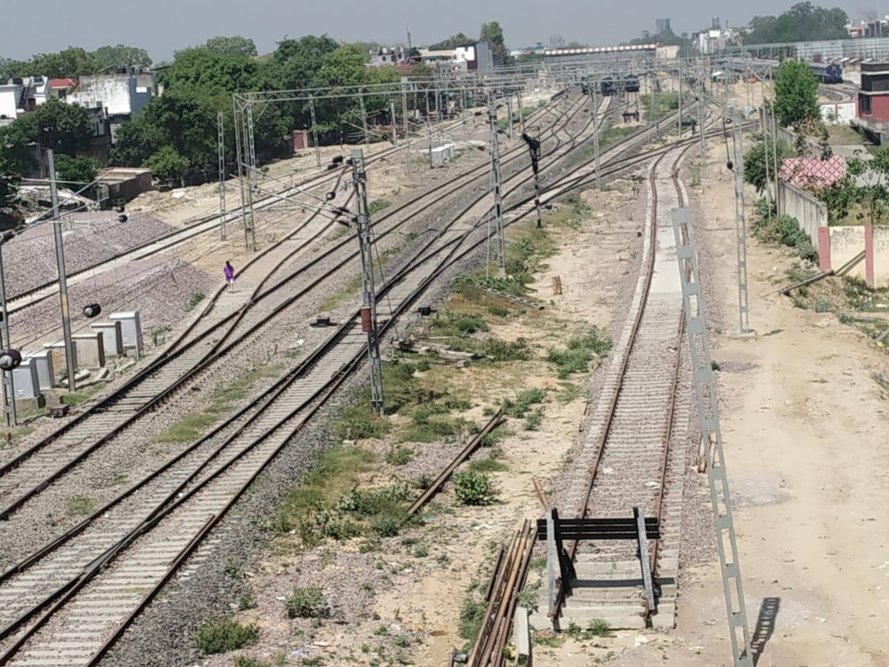 Railway tracks wear deserted look during lockdown in Lucknow