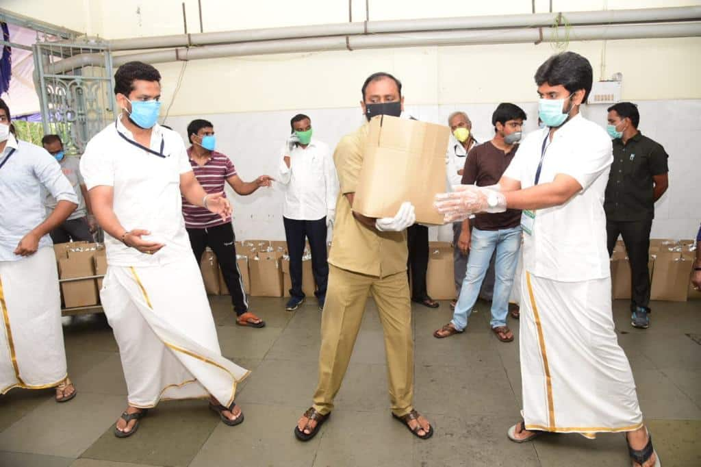 Tirupati MLA Karunakar Reddy distributing food to people