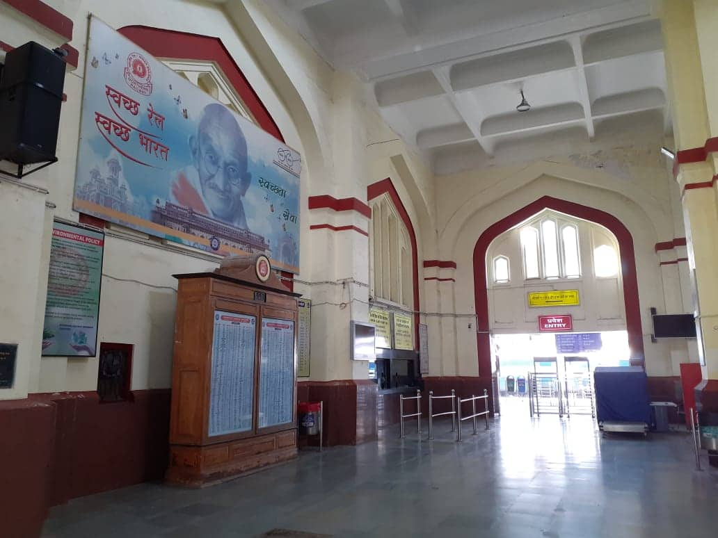 Lucknow Charbagh railway station during lockdown.