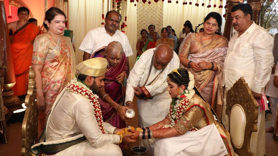 Son&#039;s wedding ceremony performed keeping all guidelines in mind, social distancing maintained: Former Karnataka CM Kumaraswamy 