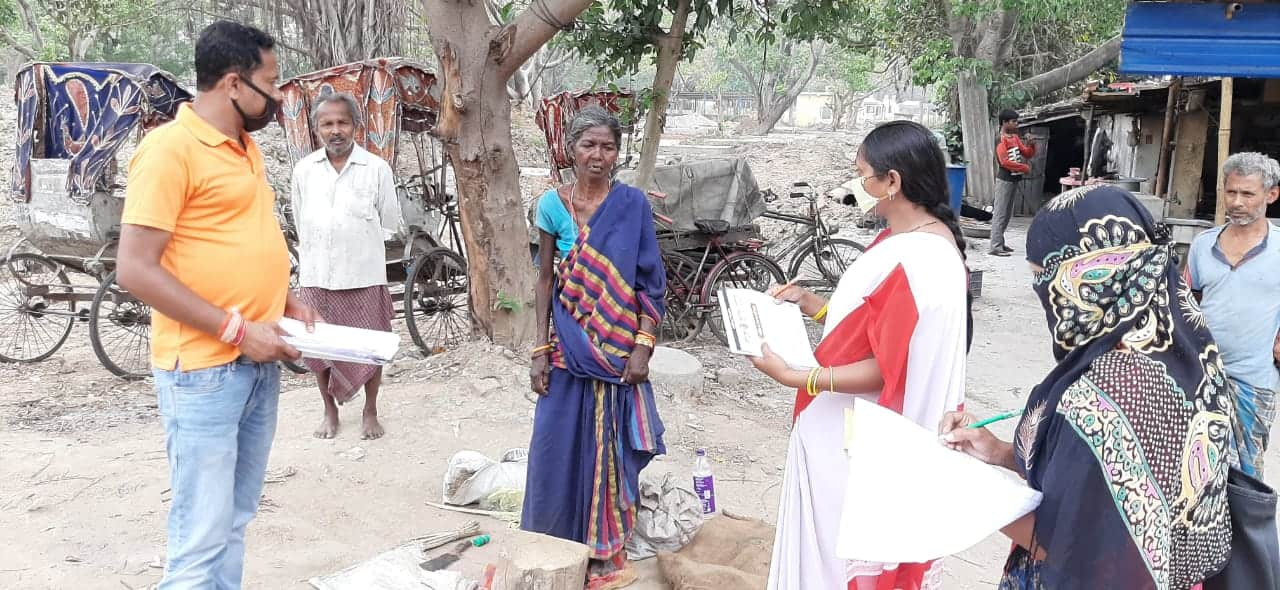 Coronavirus screening being done on the streets of Patna