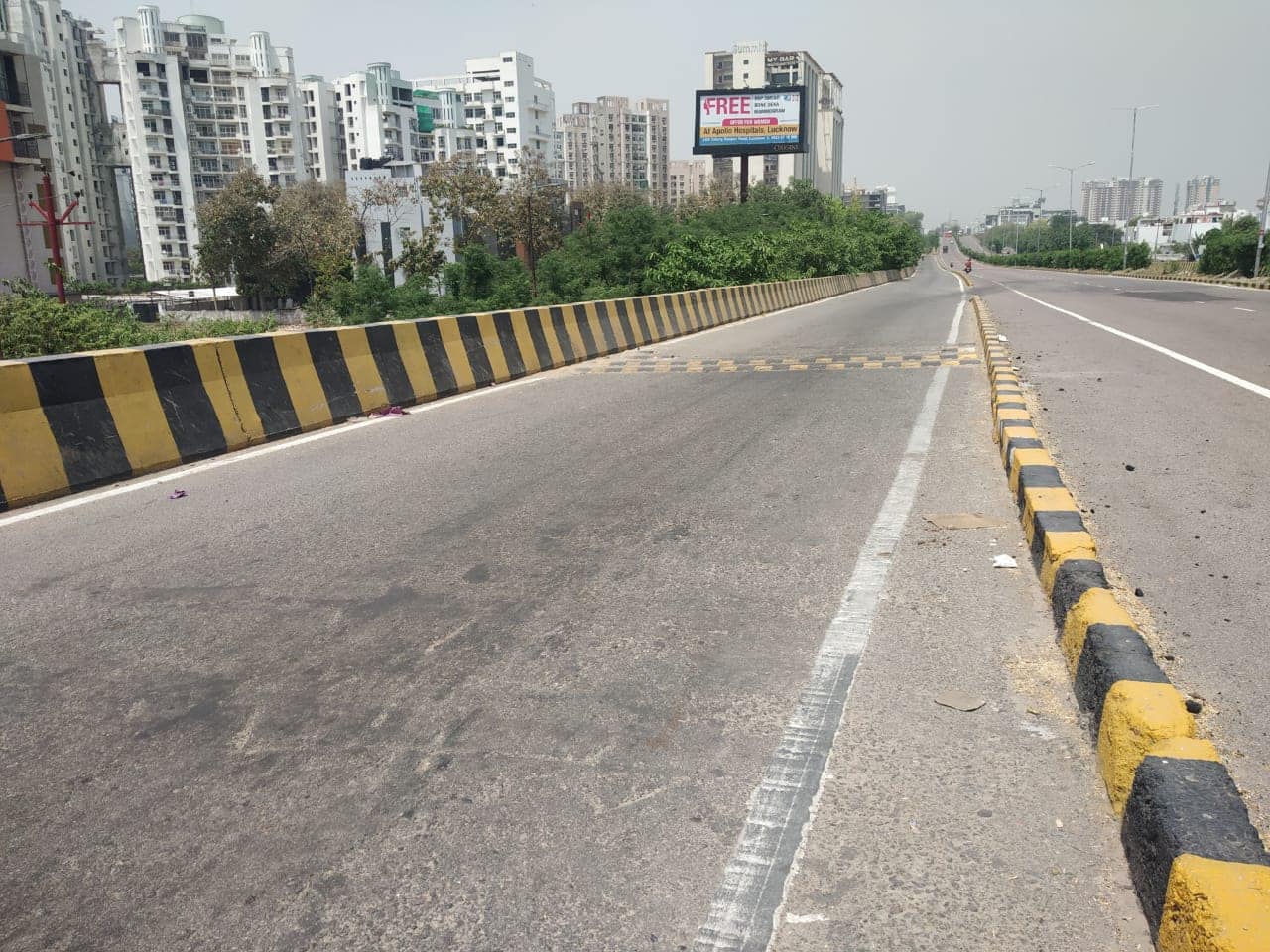 Deserted road in Lucknow 