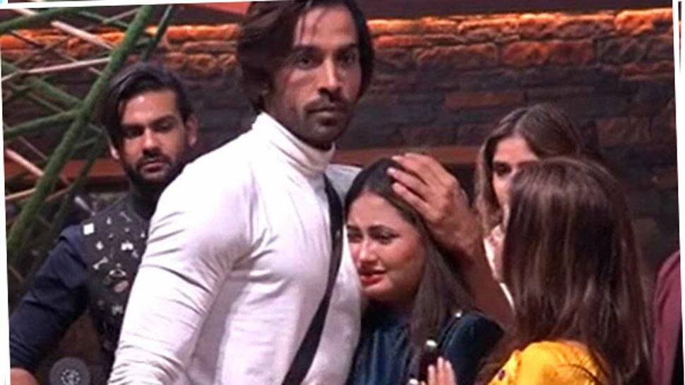 Bigg Boss 13 fame Arhaan Khan took Rs 15 lakh from Rashami Desai&#039;s account, fans allege on Twitter