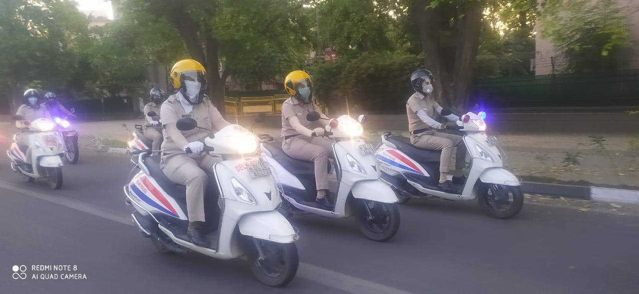 Delhi police women personnel patrolling