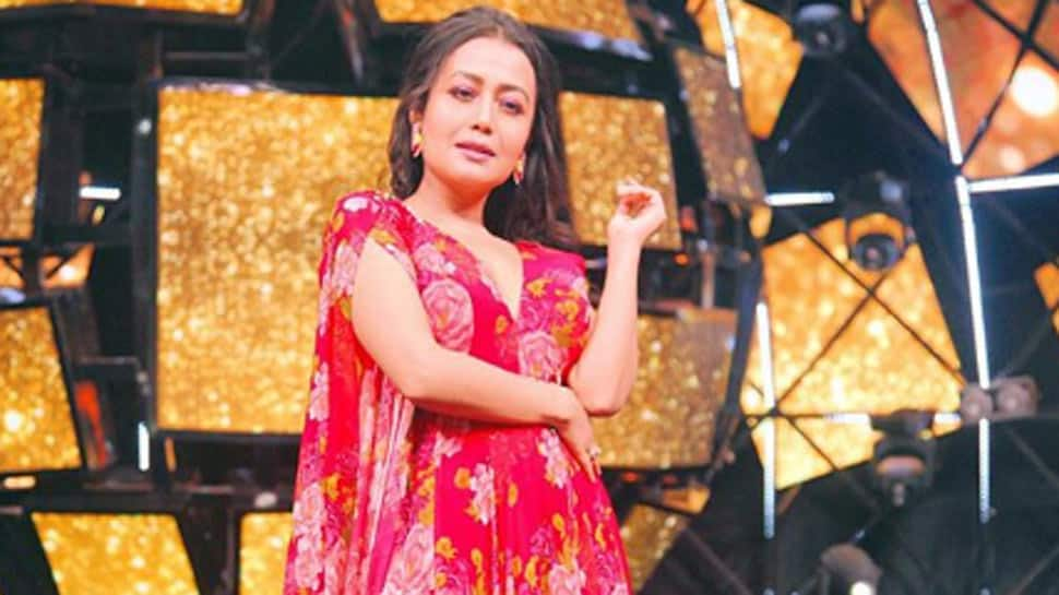 Singer Neha Kakkar&#039;s &#039;Move On Challenge&#039; to get over ex-boyfriends creates a storm online - Watch 