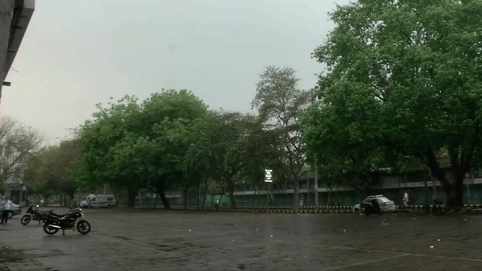 Rainfall lashes parts of Delhi-NCR, air quality expected to improve further 